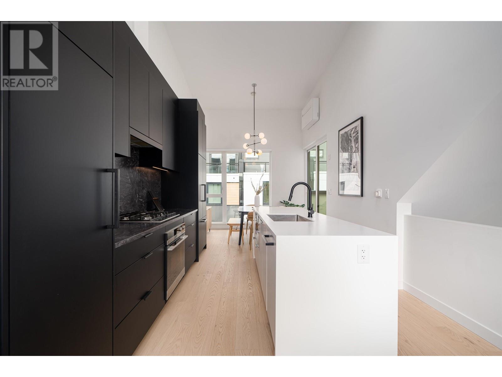 228 650 E 2nd Street, North Vancouver, British Columbia  V7M 1E3 - Photo 12 - R2981021