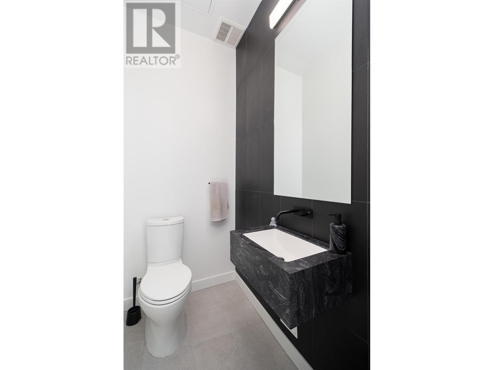 228 650 E 2nd Street, North Vancouver, British Columbia  V7M 1E3 - Photo 18 - R2981021