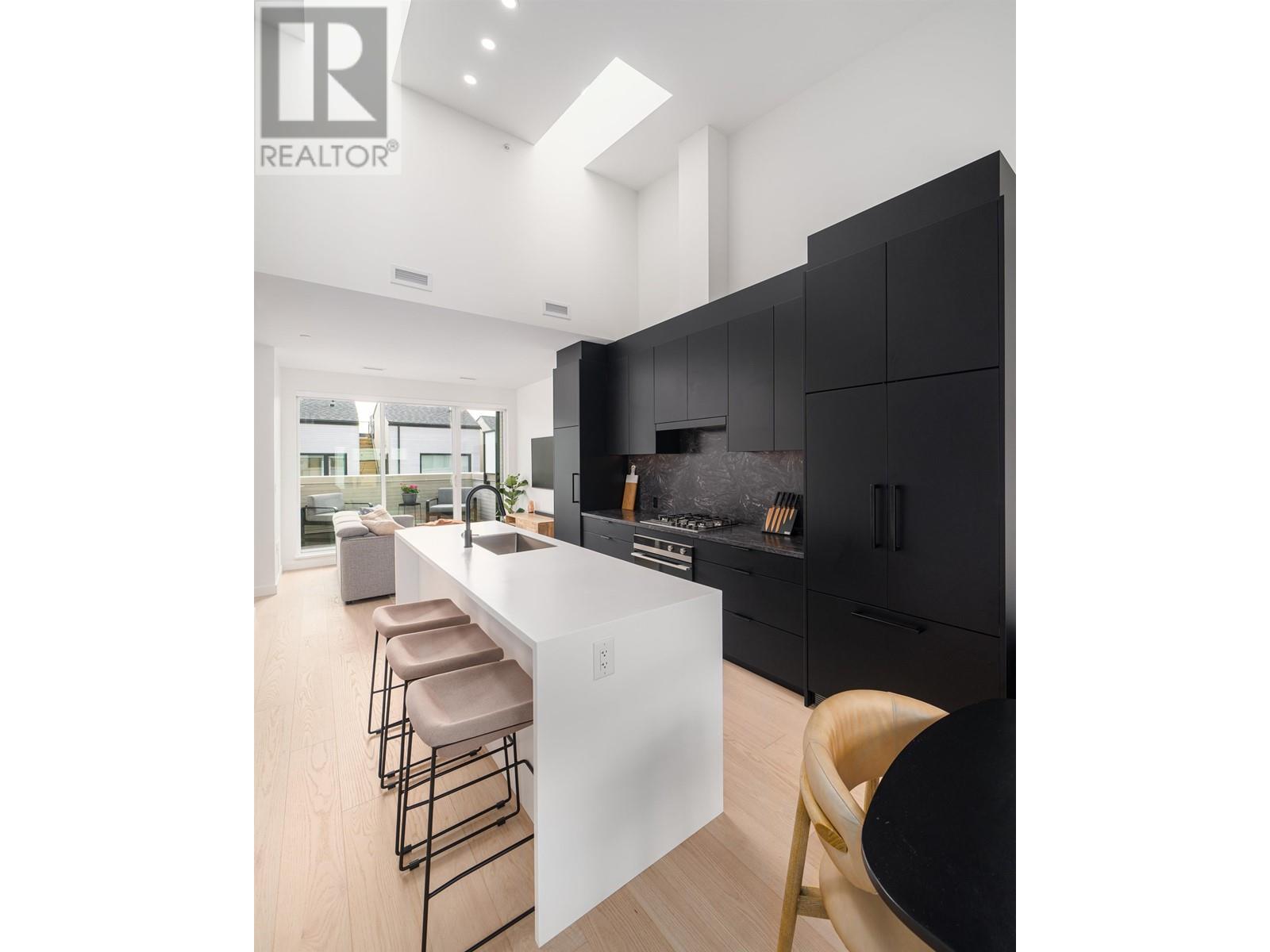 228 650 E 2nd Street, North Vancouver, British Columbia  V7M 1E3 - Photo 9 - R2981021