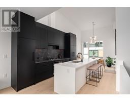 228 650 E 2ND STREET, North Vancouver, British Columbia