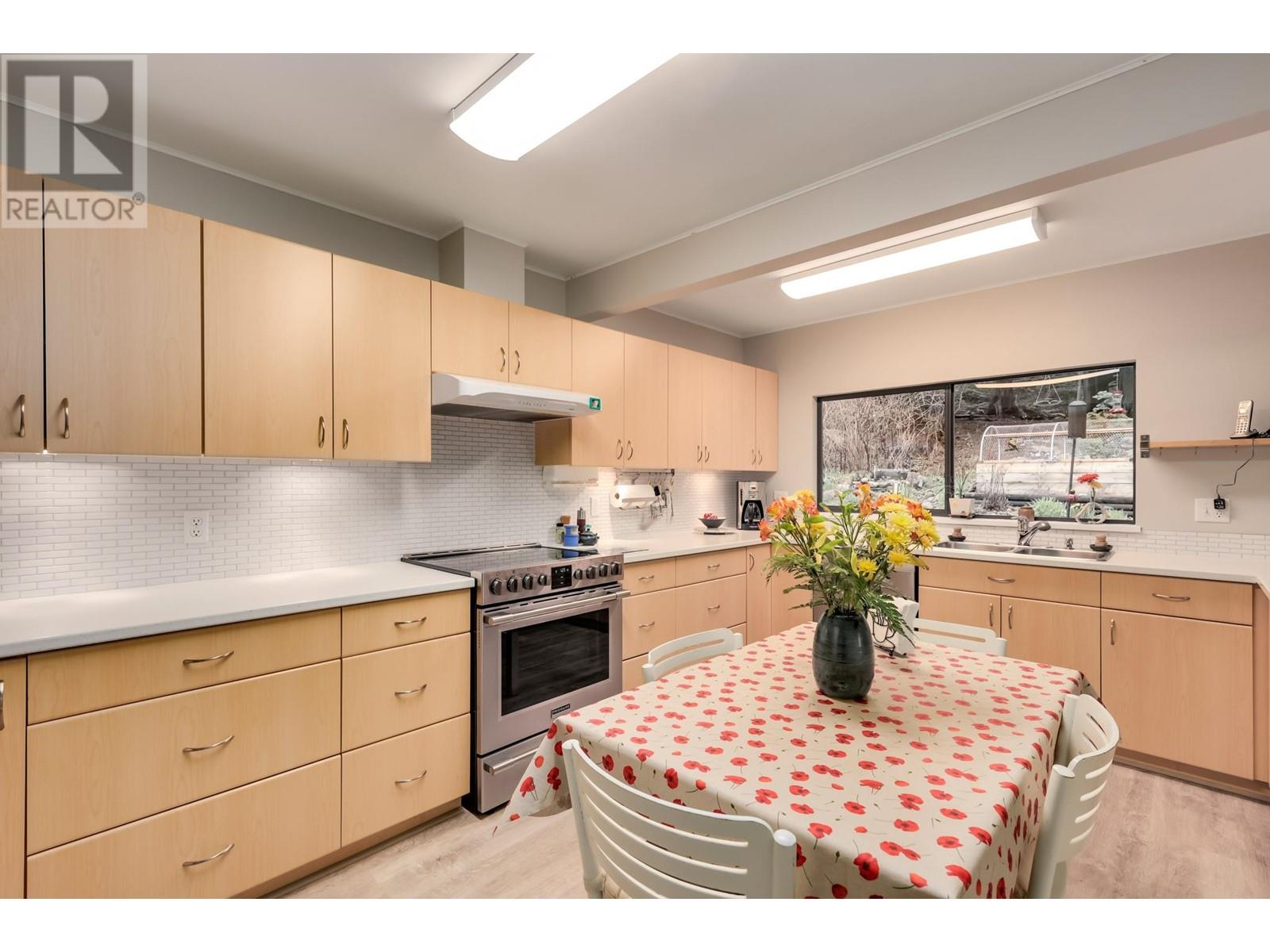 816 Frederick Road, North Vancouver, British Columbia  V7K 2Y3 - Photo 7 - R2981026