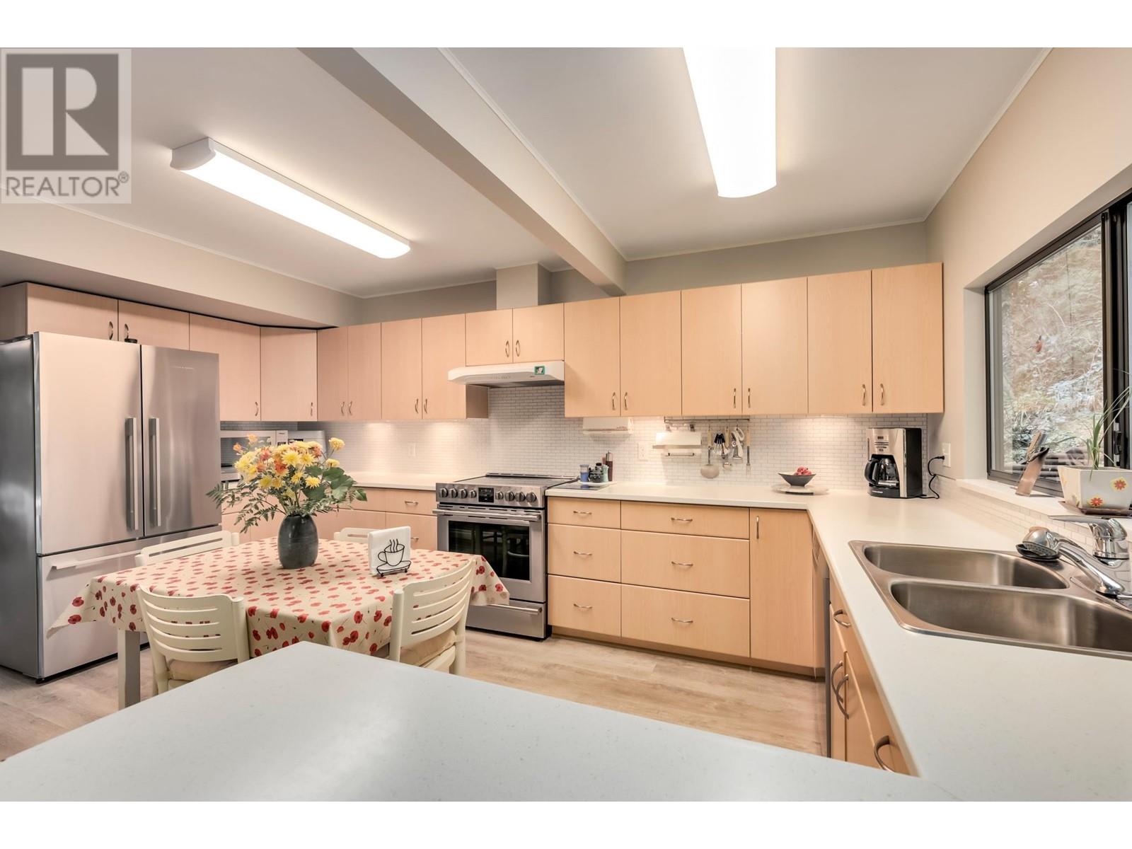 816 Frederick Road, North Vancouver, British Columbia  V7K 2Y3 - Photo 8 - R2981026