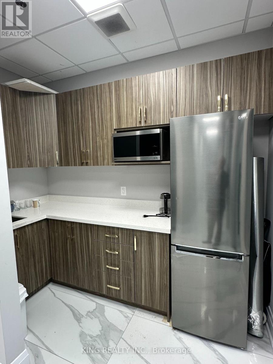 212 - 50 Sunny Meadow Boulevard S, Brampton, Ontario  L6R 0Y7 - Photo 10 - W12037787