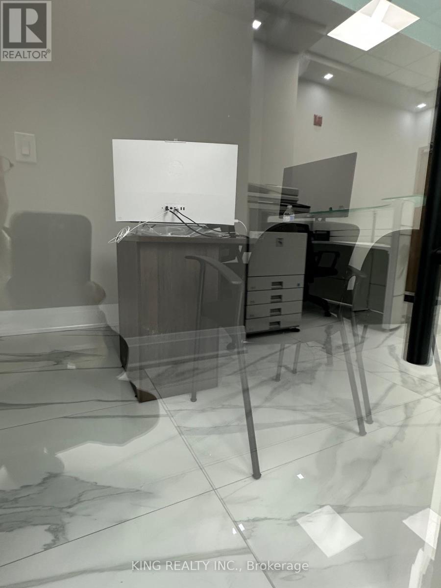 212 - 50 Sunny Meadow Boulevard S, Brampton, Ontario  L6R 0Y7 - Photo 13 - W12037787