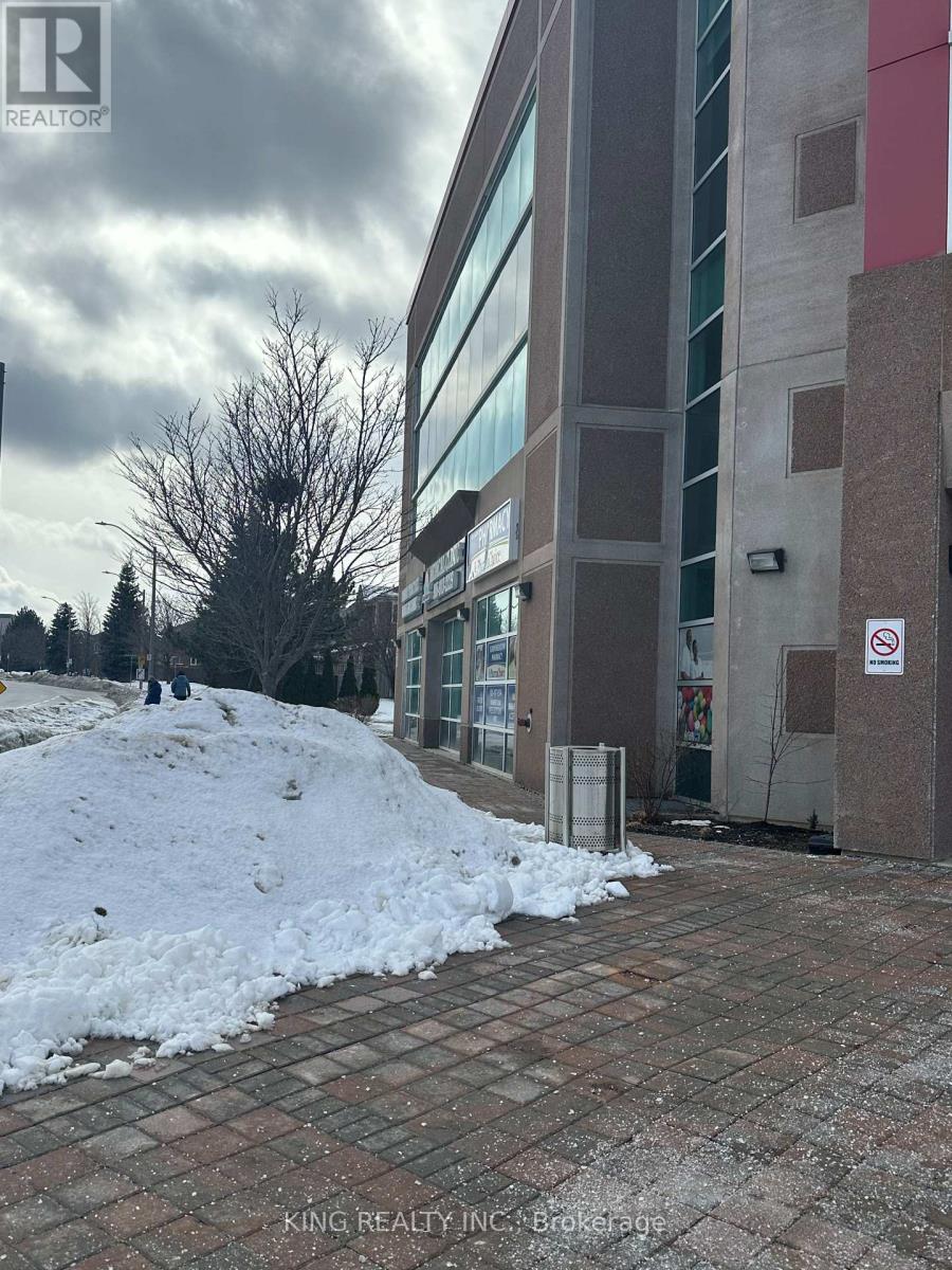 212 - 50 Sunny Meadow Boulevard S, Brampton, Ontario  L6R 0Y7 - Photo 3 - W12037787