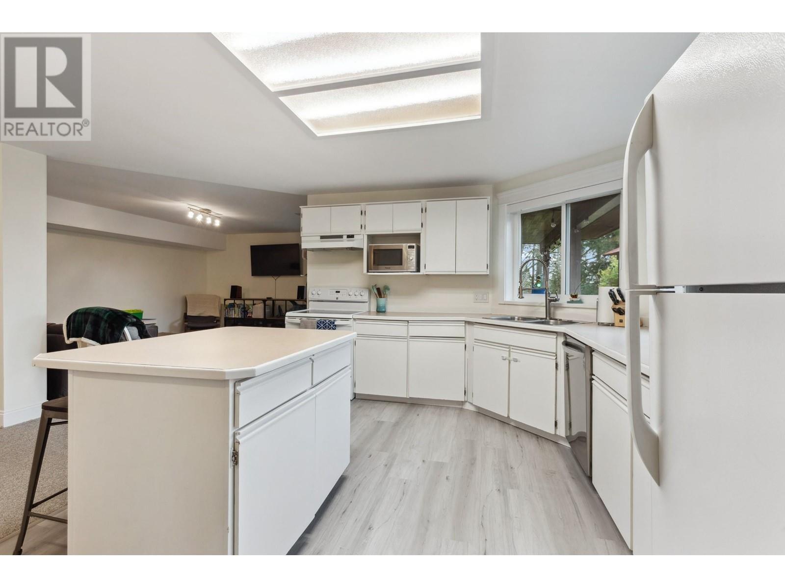 2274 Sorrento Drive, Coquitlam, British Columbia  V3K 6P4 - Photo 39 - R2980763