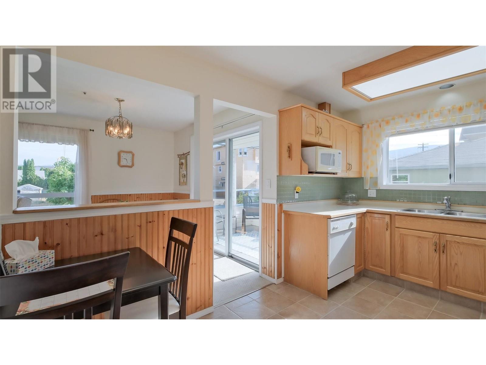 Property at 920 ARGYLE Street Unit# 101 image 4