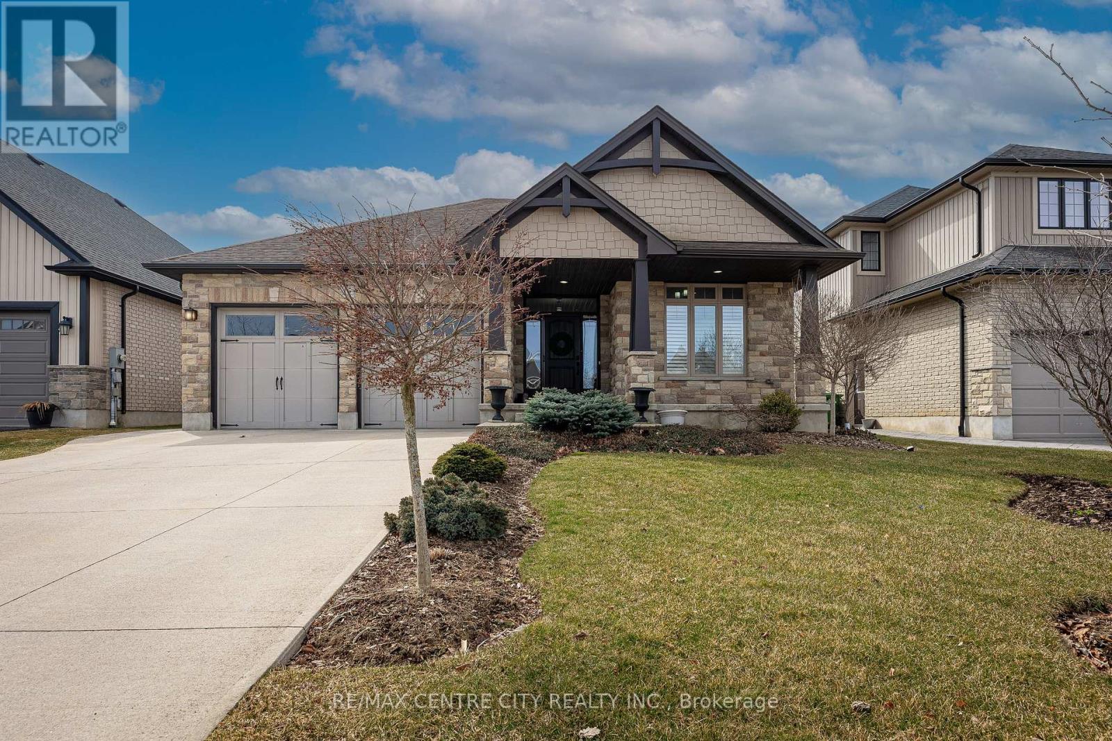 16 Old Course Road