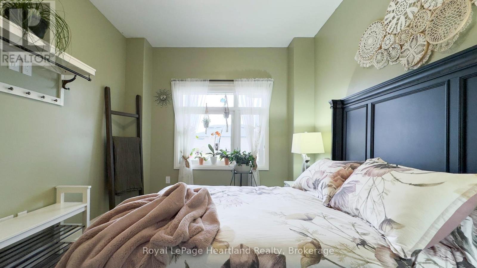 84 Rowe Avenue, South Huron, Ontario  N0M 1S1 - Photo 26 - X12037912