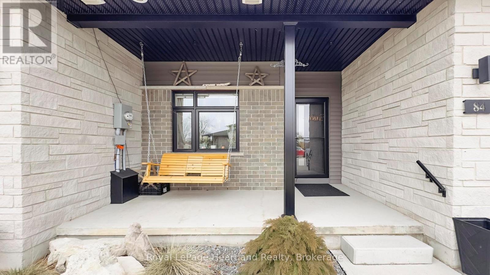 84 Rowe Avenue, South Huron, Ontario  N0M 1S1 - Photo 3 - X12037912