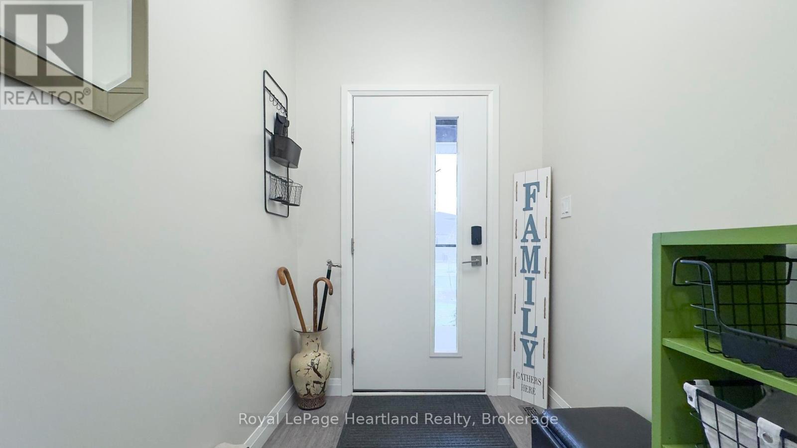 84 Rowe Avenue, South Huron, Ontario  N0M 1S1 - Photo 4 - X12037912