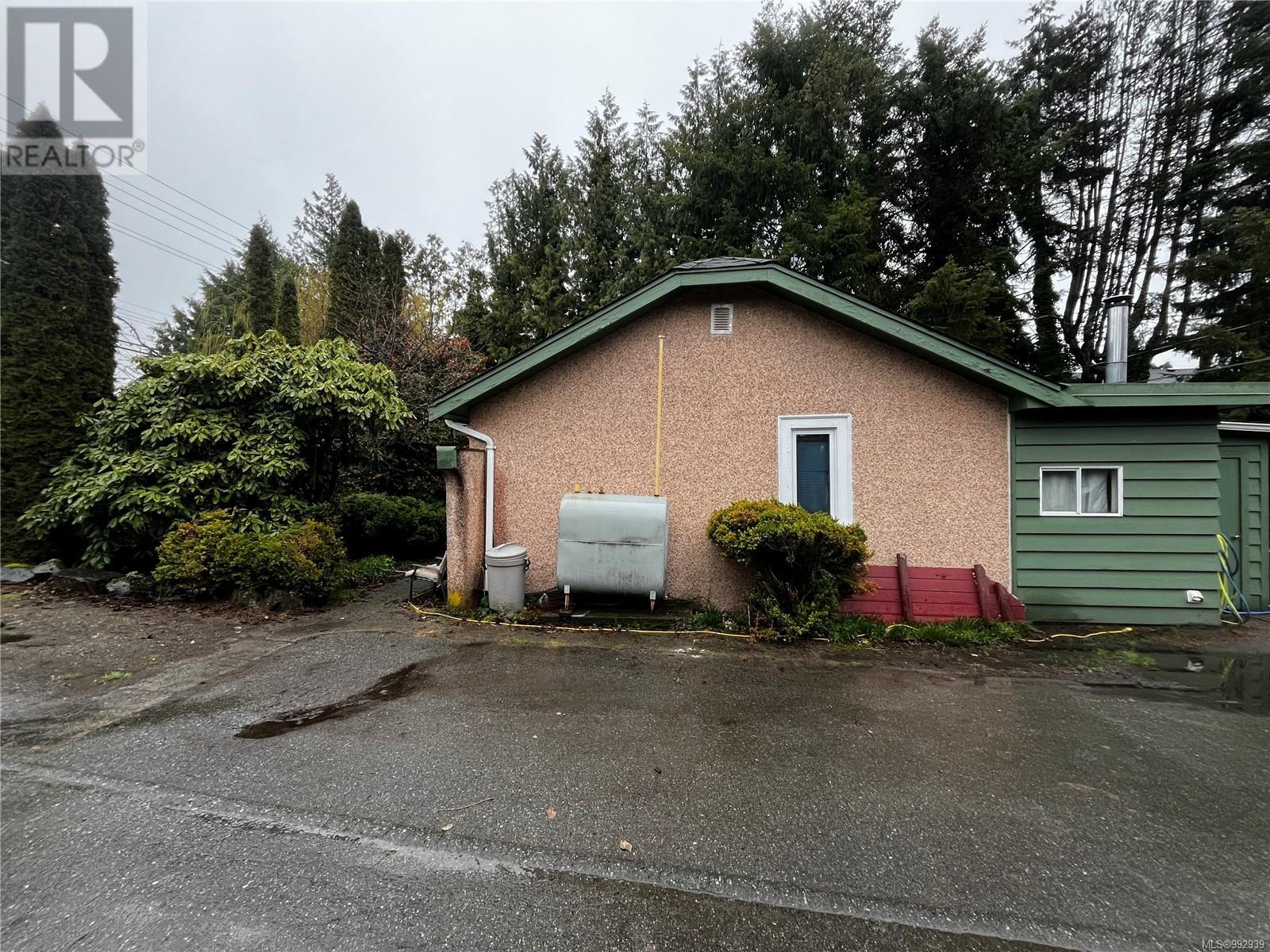 Property at 1641 Bowen Rd image 2