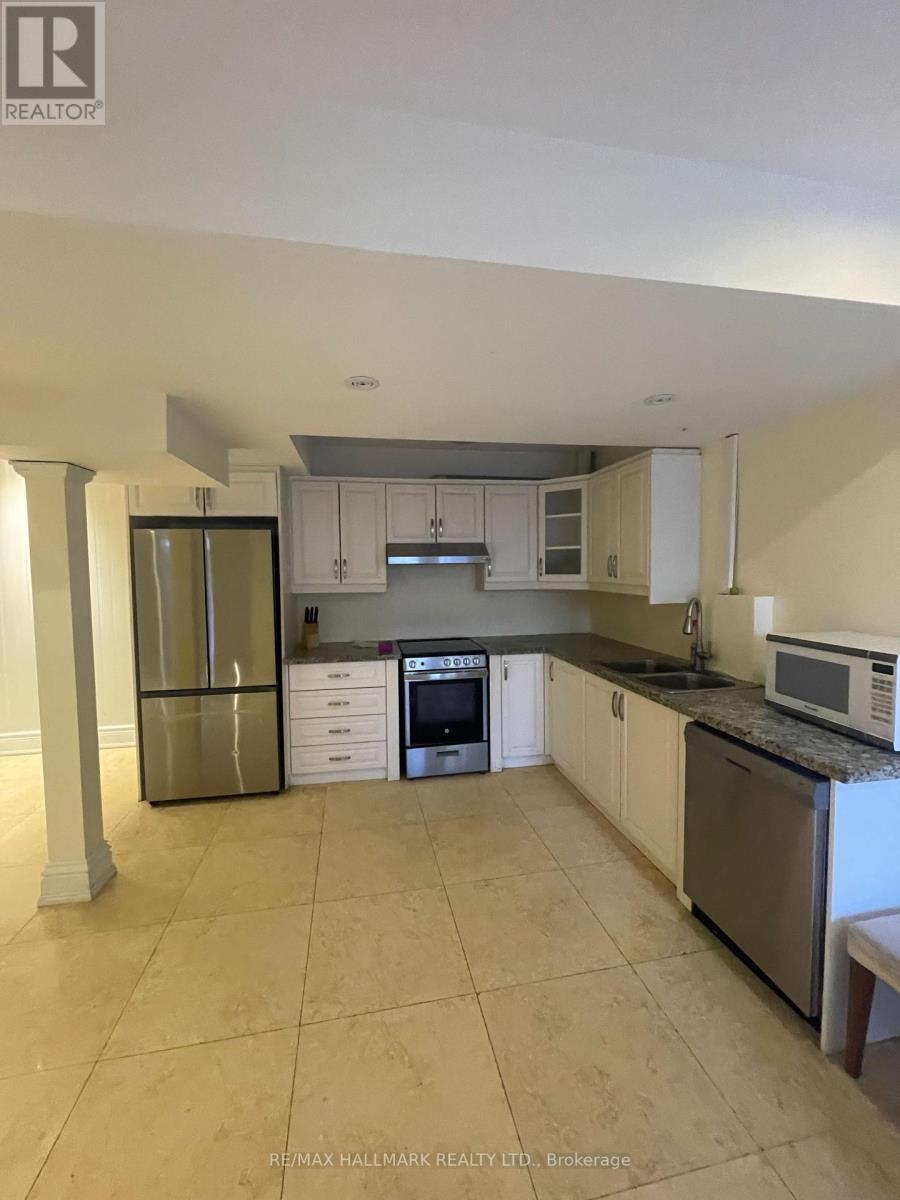 354 PATRICIA AVENUE, Toronto, Ontario