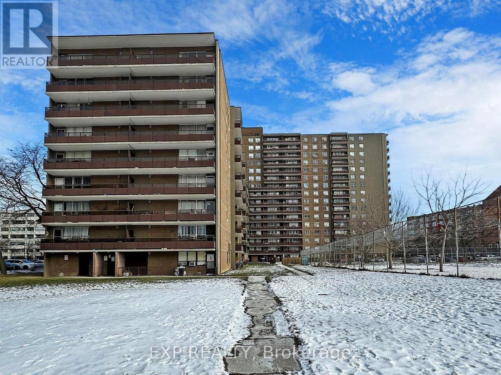 Property at 819 - 180 MARKHAM ROAD image 3