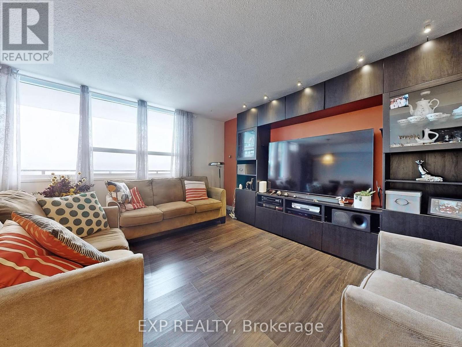Property at 819 - 180 MARKHAM ROAD image 5