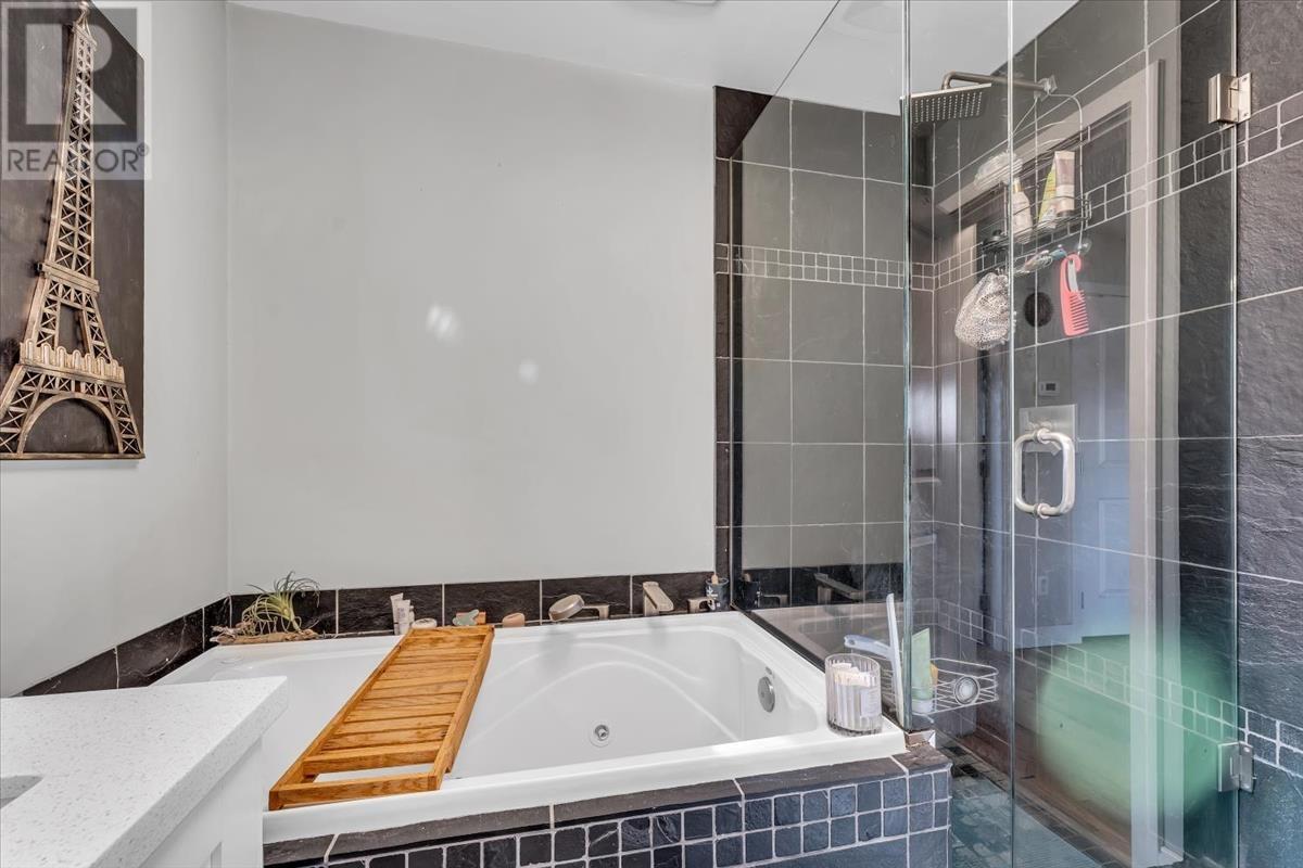 Listing Picture 18 of 34 : 2925 MCGILL STREET, Vancouver / 溫哥華 - 魯藝地產 Yvonne Lu Group - MLS Medallion Club Member