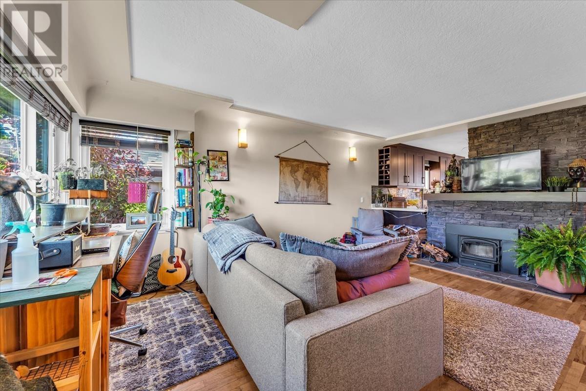 Listing Picture 5 of 34 : 2925 MCGILL STREET, Vancouver / 溫哥華 - 魯藝地產 Yvonne Lu Group - MLS Medallion Club Member