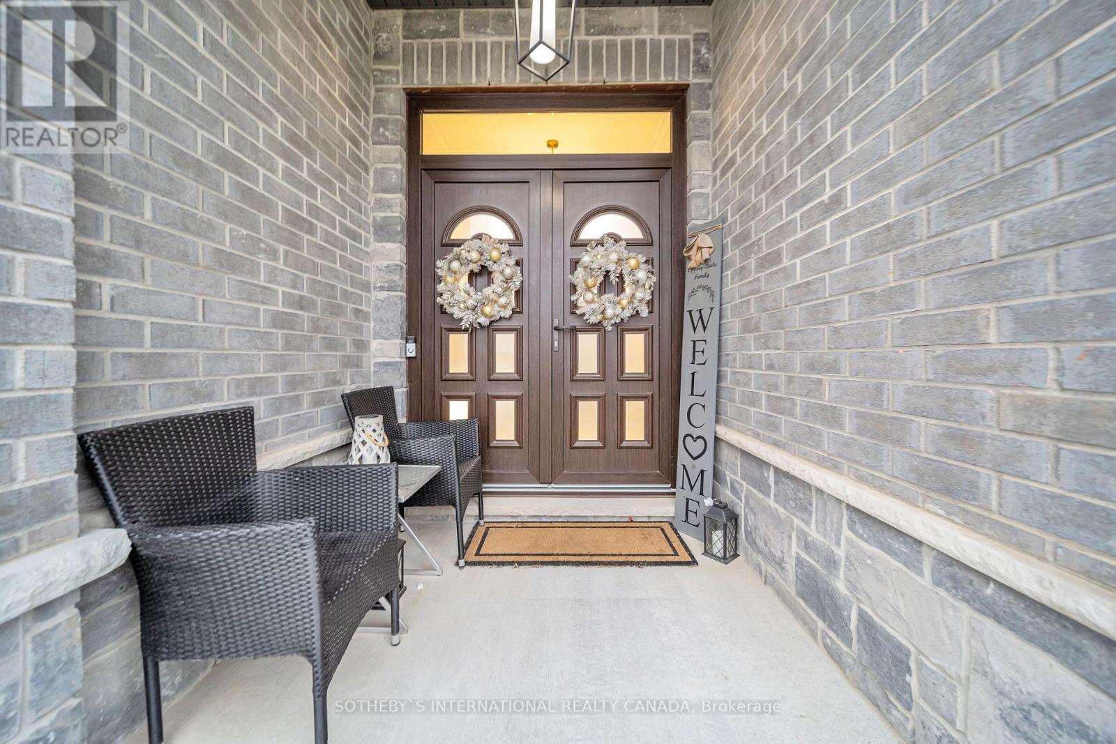 Property at 1 GRANDVILLE CIRCLE image 3