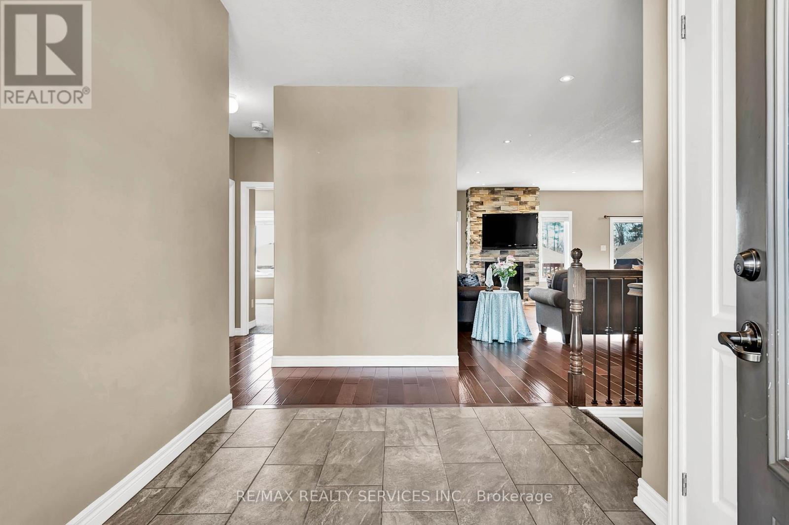 Property at 7 CAVENDISH COURT image 5