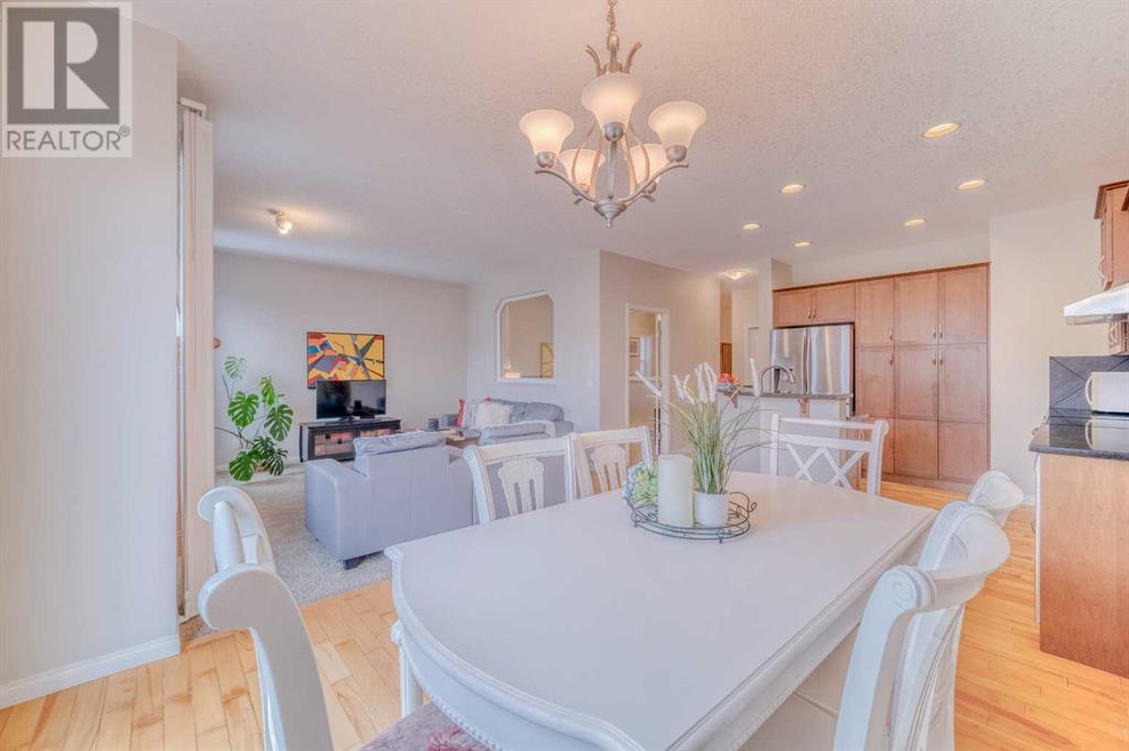 Property at 143 Aspen Hills Close SW image 3