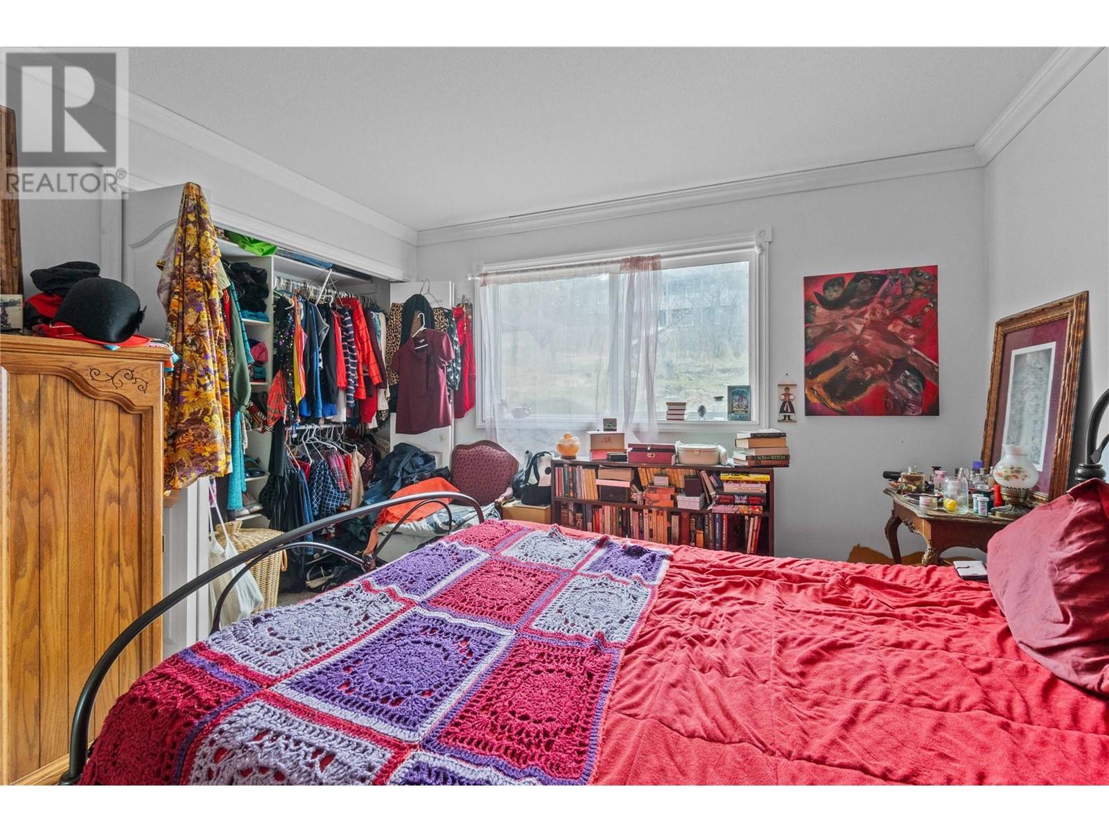 Property at 2580 21 Street NE image 2