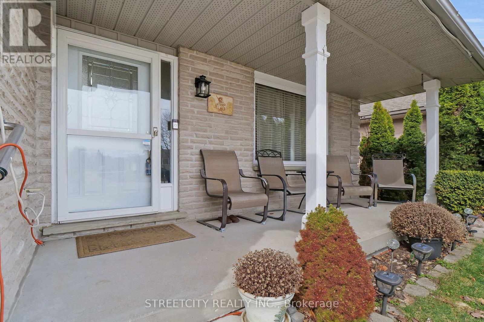 Property at 1360 IDYLWOOD ROAD E image 4