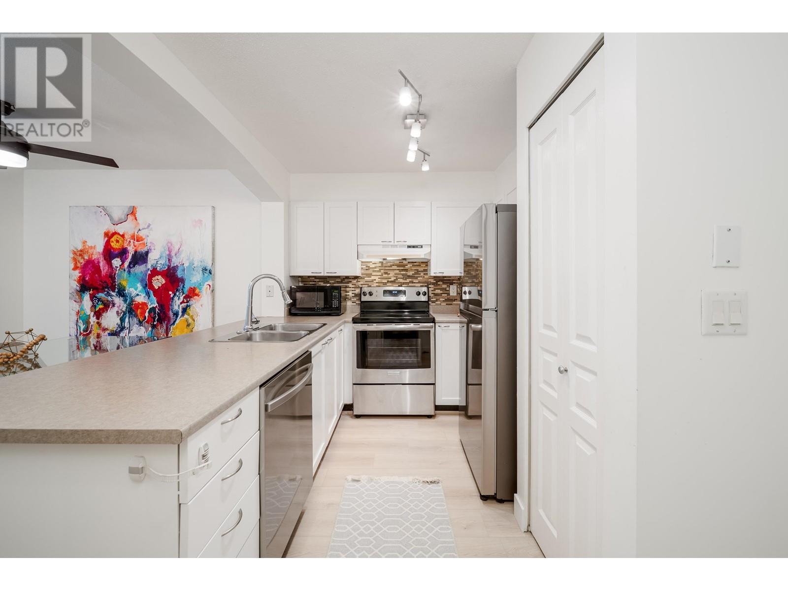 317 7383 Griffiths Drive, Burnaby, British Columbia  V5E 4M8 - Photo 11 - R2981053
