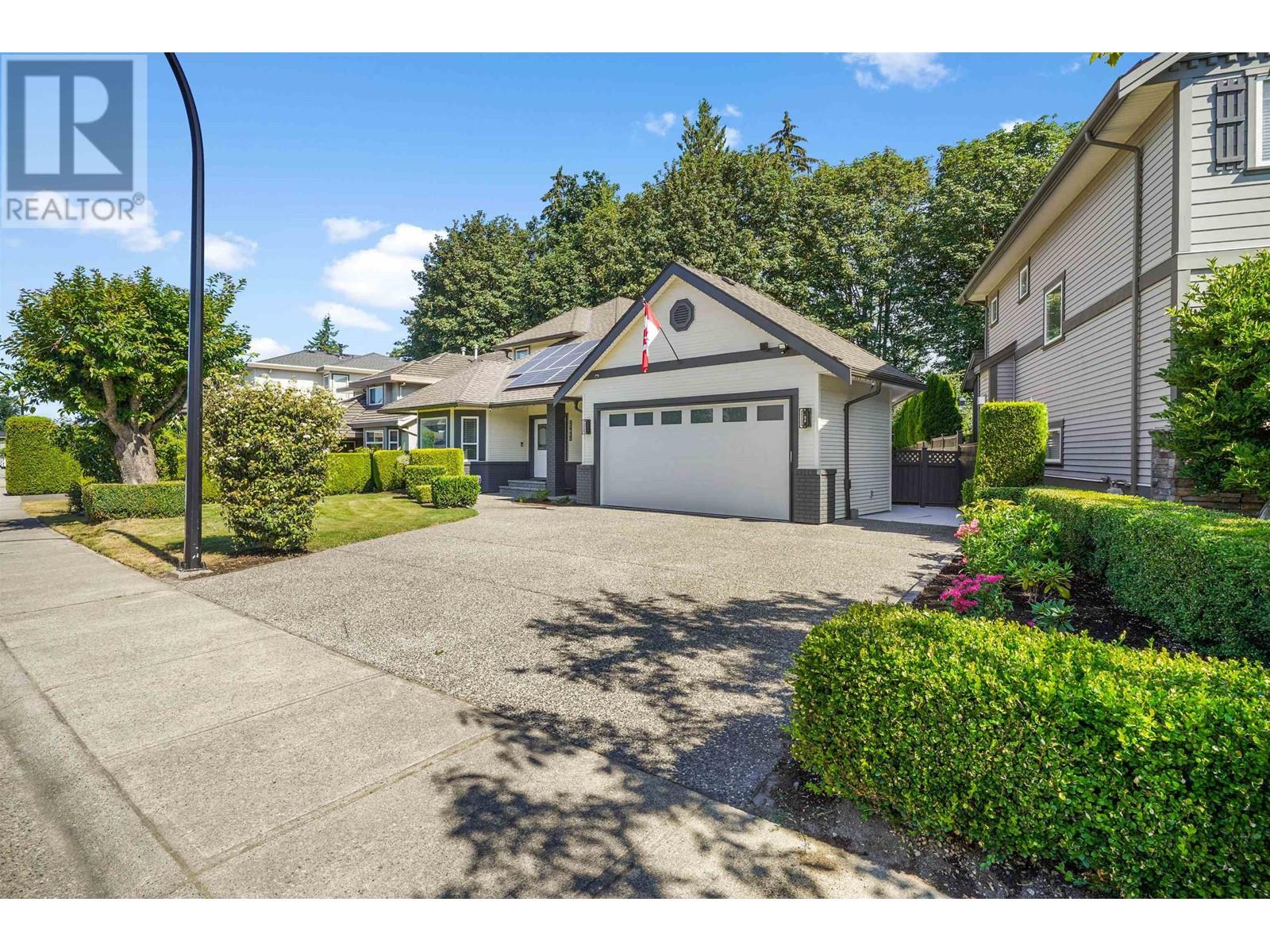 23845 106 Avenue, Maple Ridge, British Columbia  V2W 1E4 - Photo 2 - R2981061
