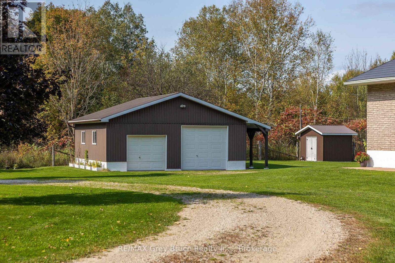 362511 Lindenwood Road, Georgian Bluffs, Ontario  N0H 2T0 - Photo 37 - X12037978