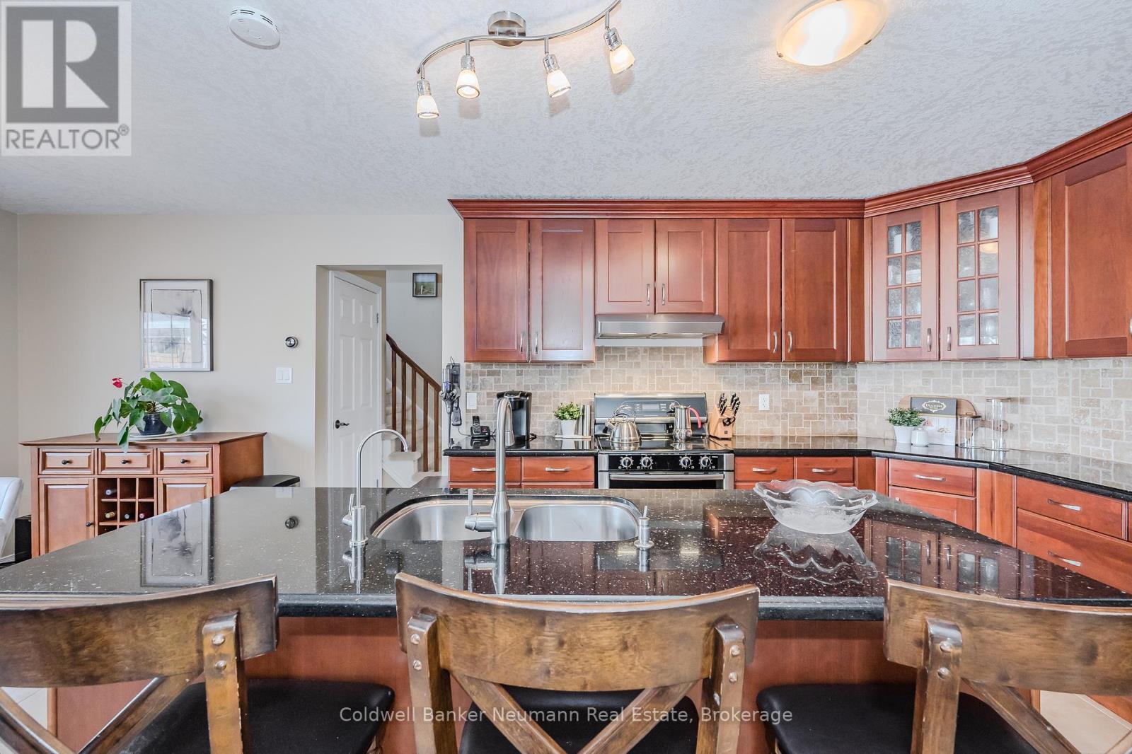 7 Brown Street, Guelph, Ontario  N1L 1P3 - Photo 39 - X12038050
