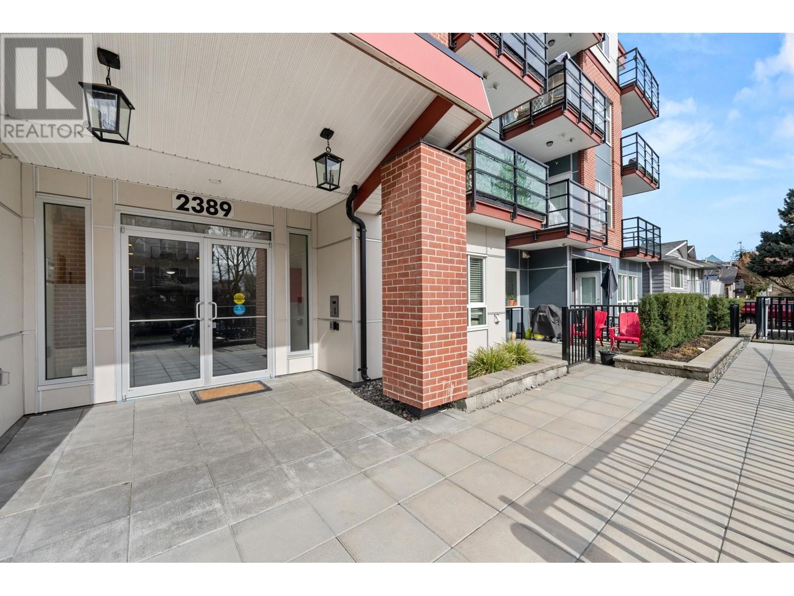Property at 206 2389 HAWTHORNE AVENUE image 3