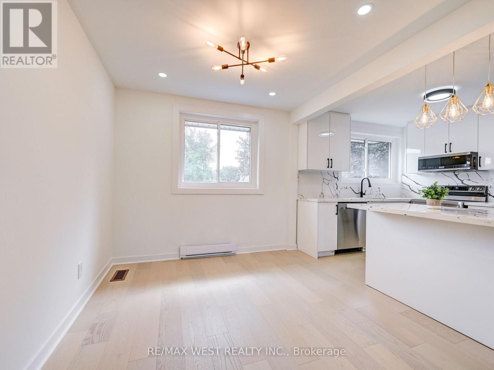 Property at 808 - 22 TANDRIDGE CRESCENT image 5