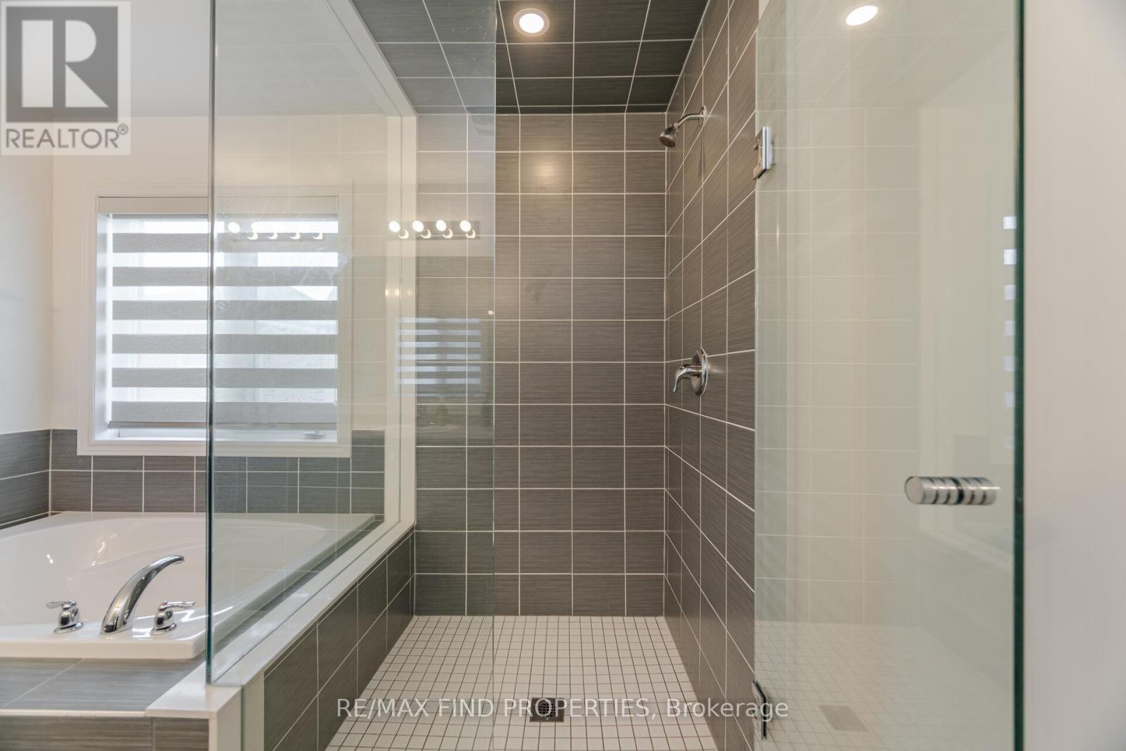 3909 Koenig Road, Burlington, Ontario  L7M 0Z9 - Photo 21 - W12038029