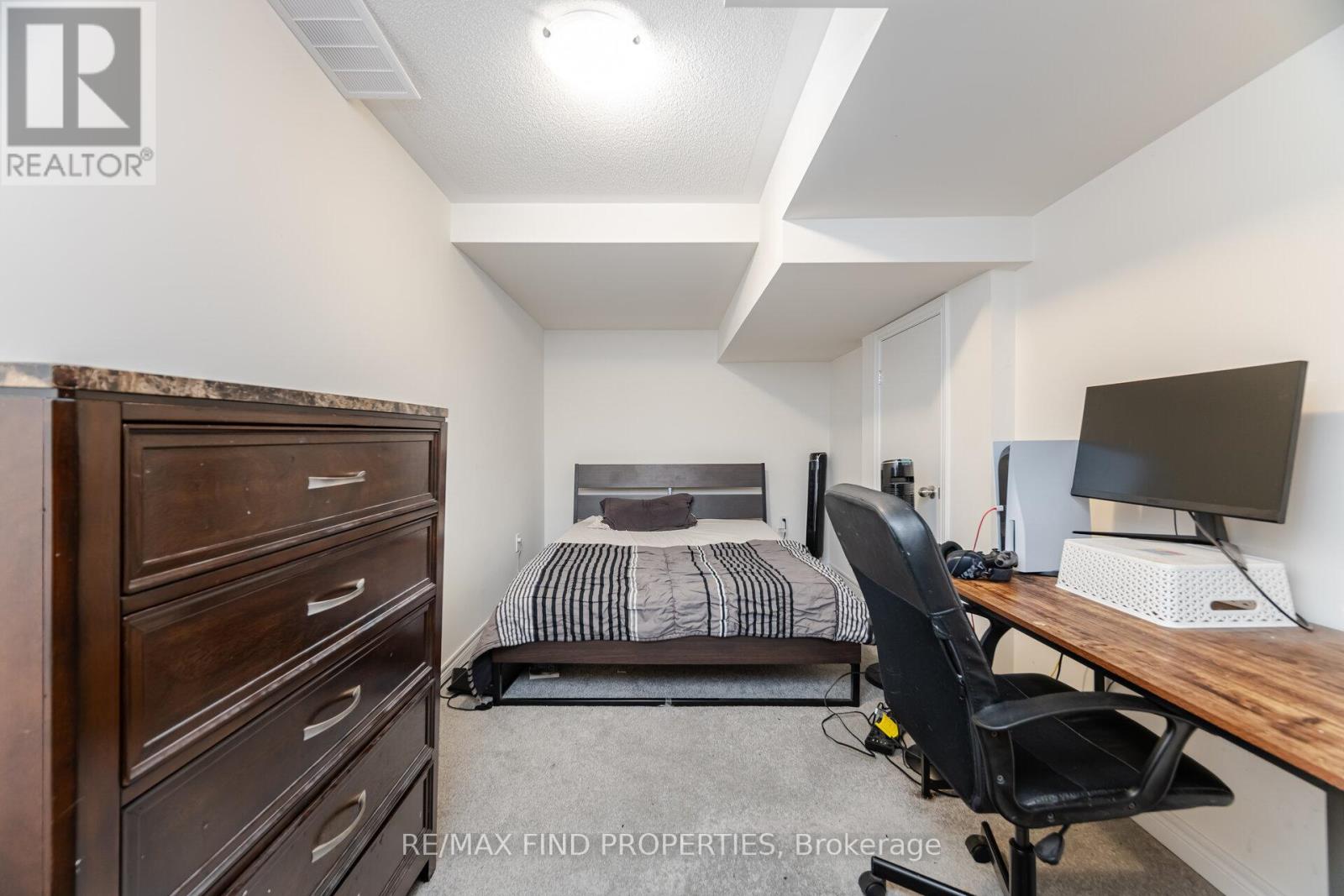 3909 Koenig Road, Burlington, Ontario  L7M 0Z9 - Photo 40 - W12038029