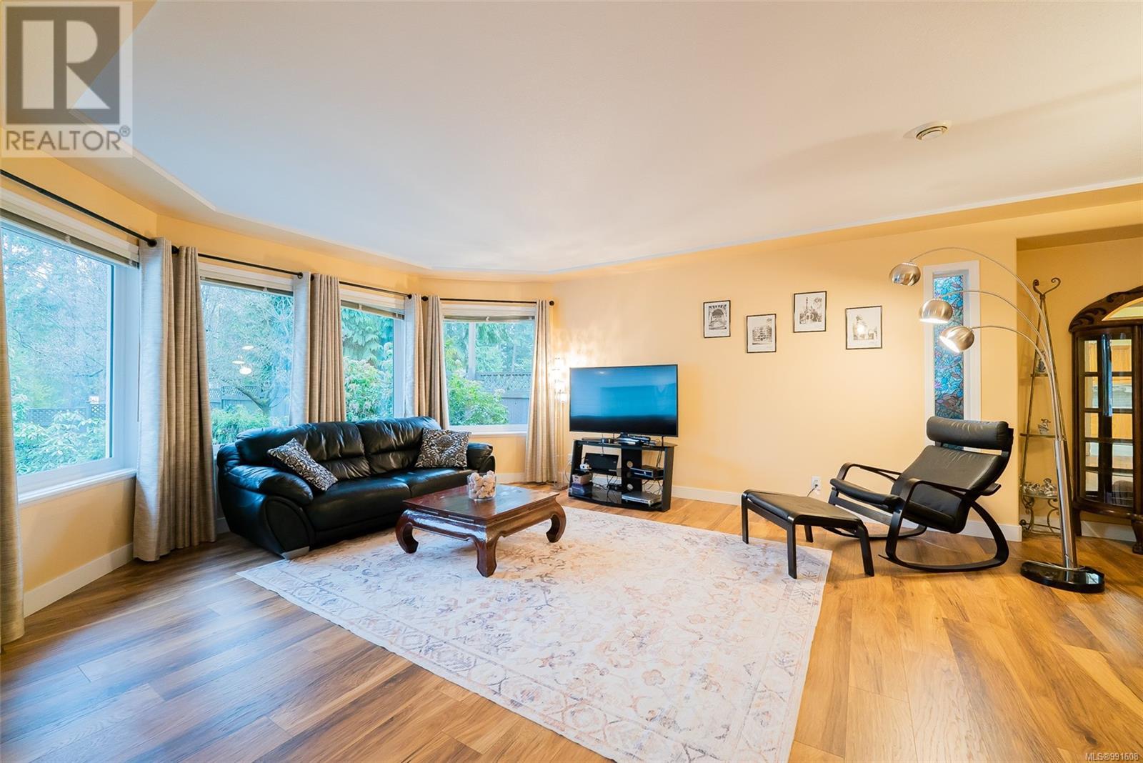 Property at 3434 Uplands Dr image 2