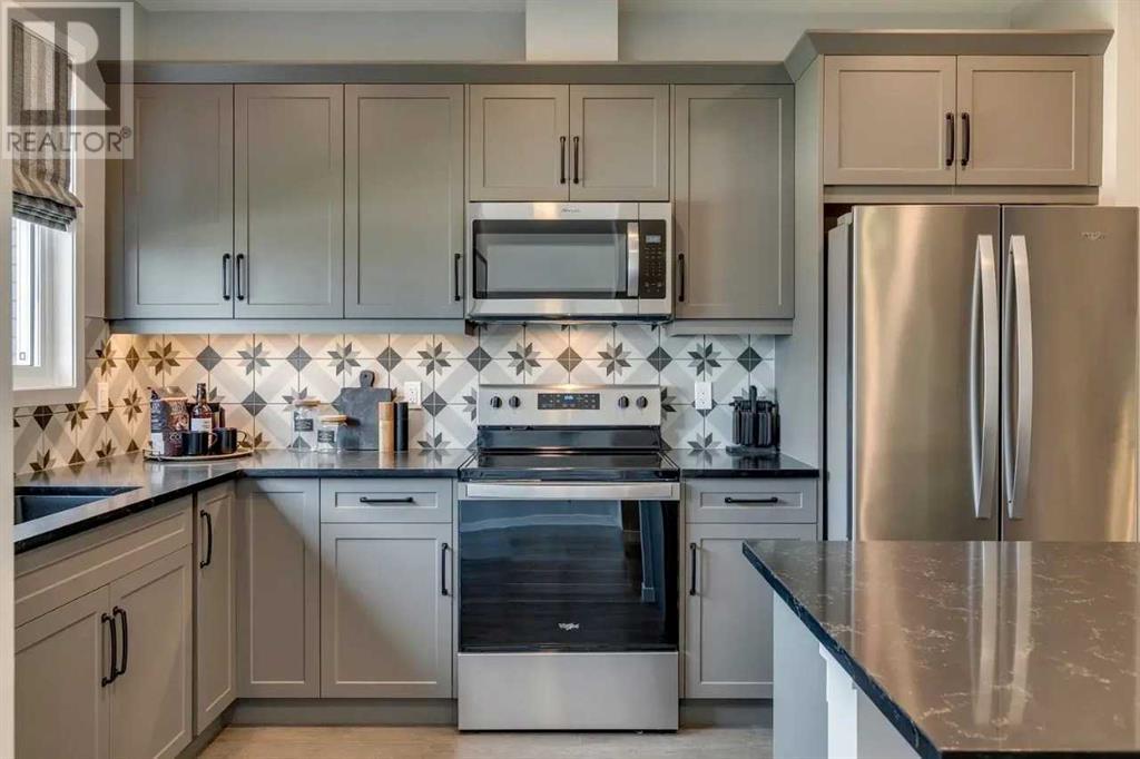 17 Huxland Close Ne, Calgary, Alberta  T2A 5Z9 - Photo 2 - A2204598