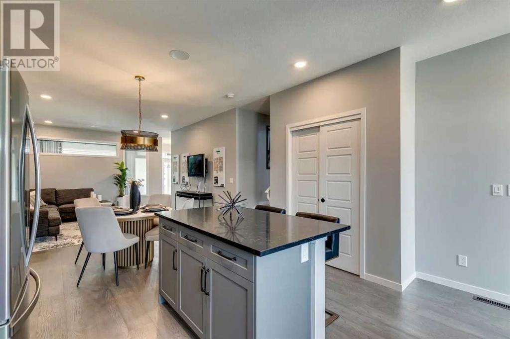 17 Huxland Close Ne, Calgary, Alberta  T2A 5Z9 - Photo 4 - A2204598