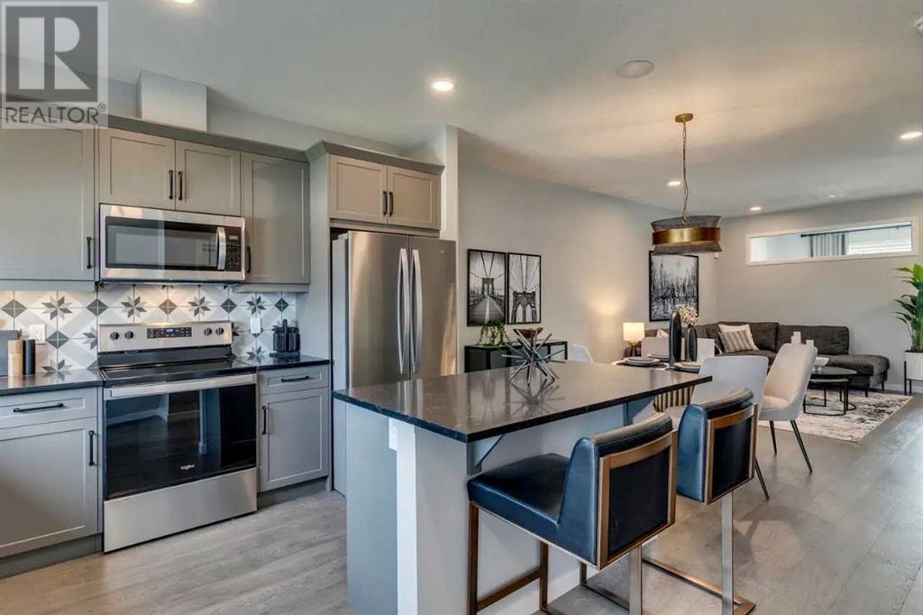 17 Huxland Close Ne, Calgary, Alberta  T2A 5Z9 - Photo 3 - A2204598