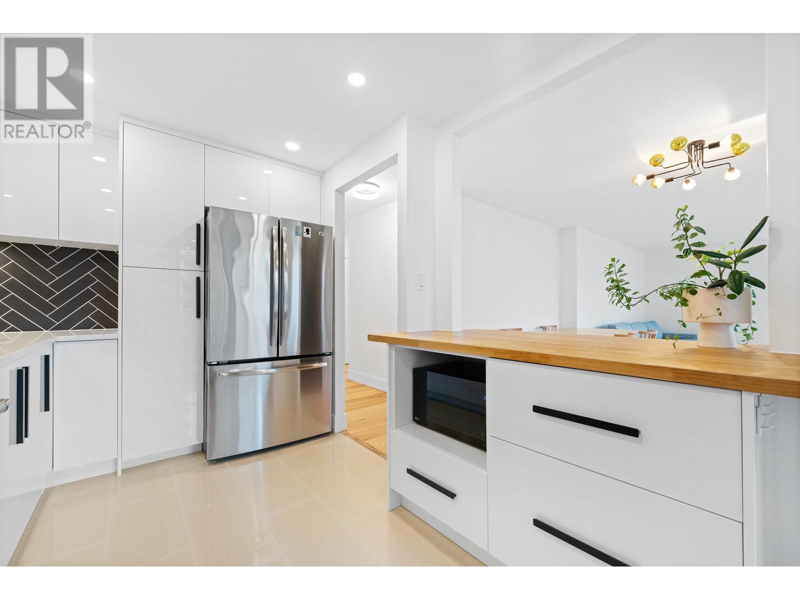 Property at 417 518 MOBERLY ROAD image 3