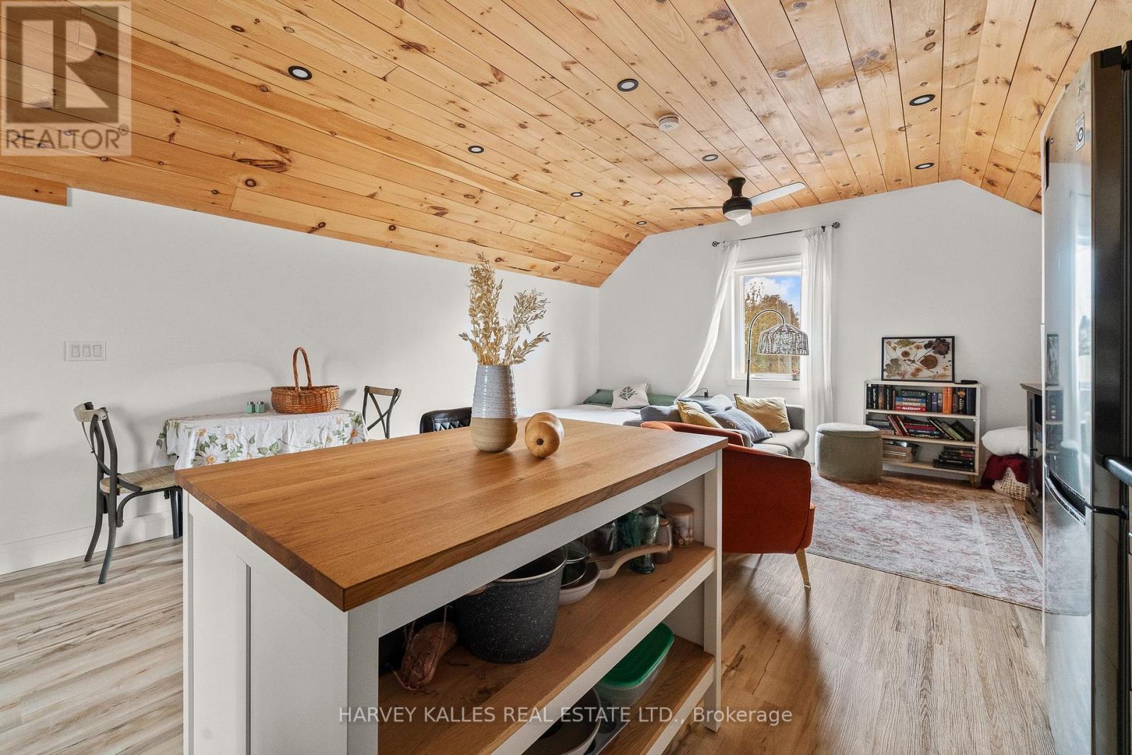 2100 County Rd 1 Road, Prince Edward County, Ontario  K0K 1G0 - Photo 37 - X12038070