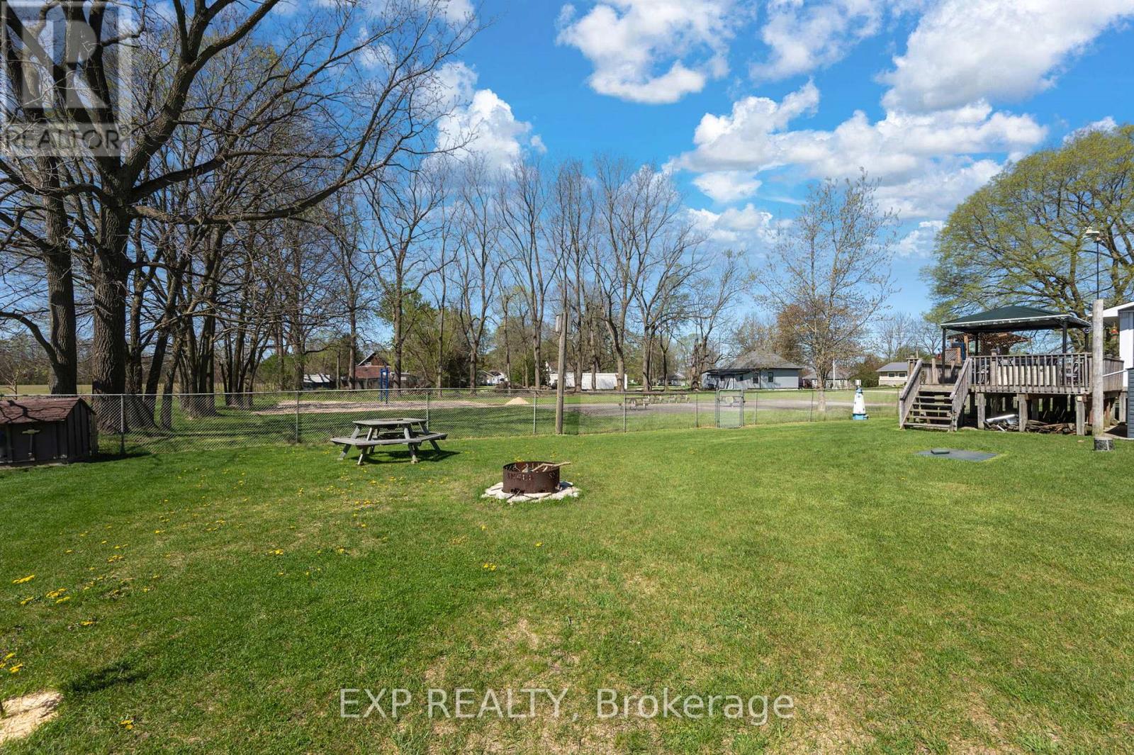 20437 Melbourne Road, Southwest Middlesex, Ontario  N0L 1T0 - Photo 37 - X12038162
