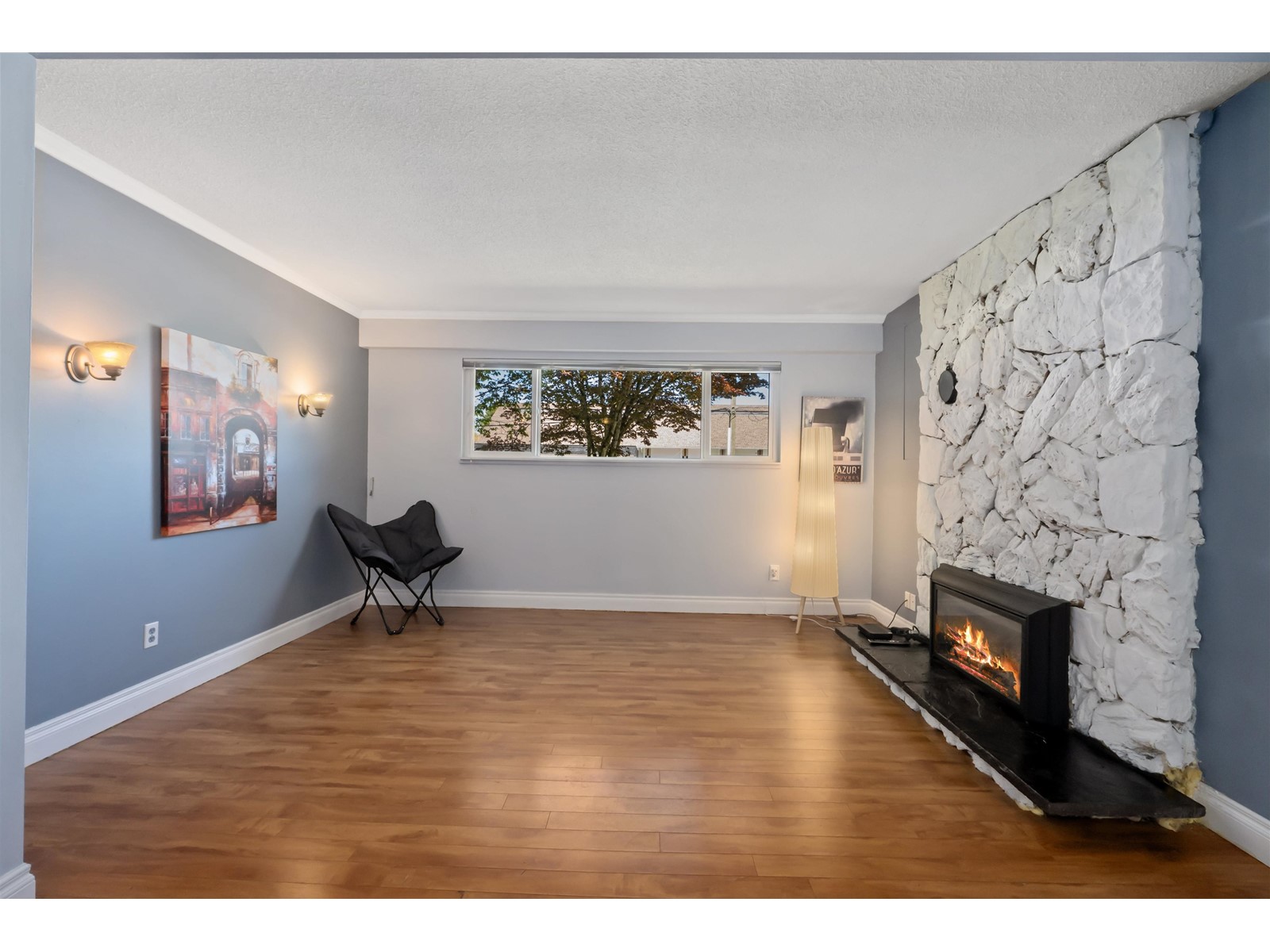 Property at 20784 48 AVENUE image 4