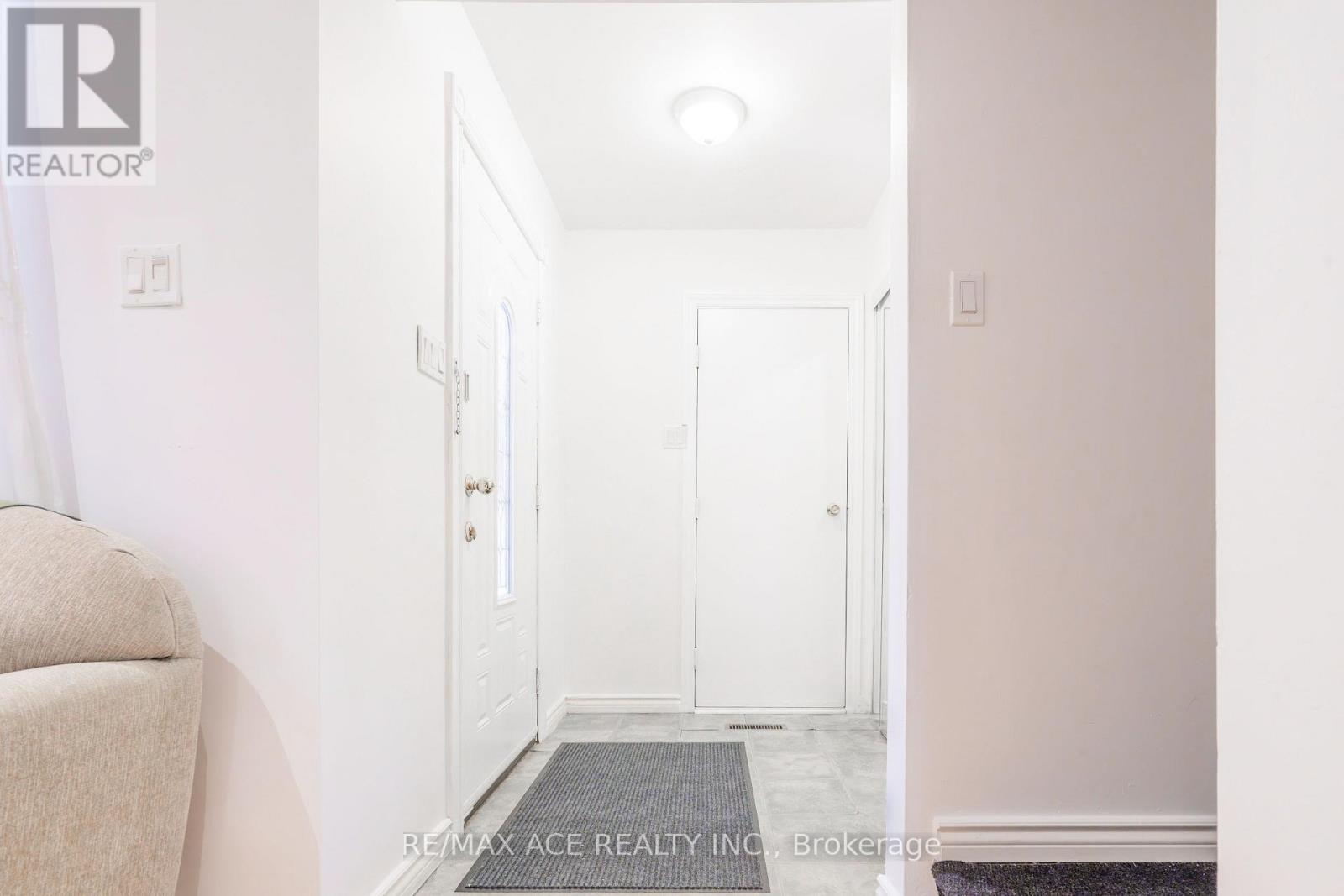 50 Parsell Square, Toronto (Malvern), Ontario  M1B 2A6 - Photo 7 - E12038214