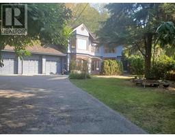 992 3RD STREET, West Vancouver, British Columbia