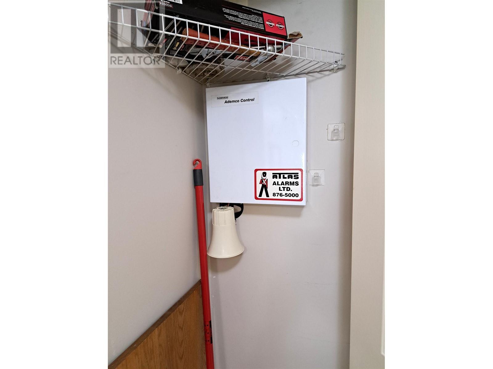 Listing Picture 15 of 23 : #207 865 W 15TH AVENUE, Vancouver / 溫哥華 - 魯藝地產 Yvonne Lu Group - MLS Medallion Club Member