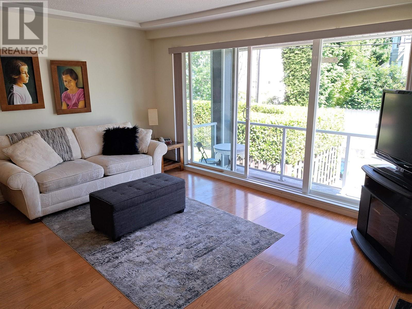 Listing Picture 2 of 23 : #207 865 W 15TH AVENUE, Vancouver / 溫哥華 - 魯藝地產 Yvonne Lu Group - MLS Medallion Club Member