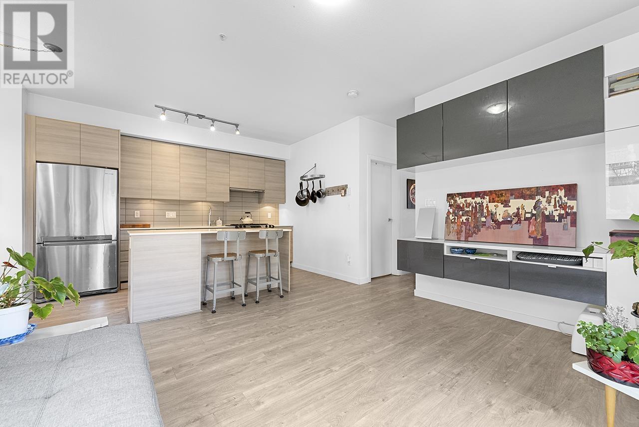 Listing Picture 11 of 26 : 10 6965 HASTINGS STREET, Burnaby / 本拿比 - 魯藝地產 Yvonne Lu Group - MLS Medallion Club Member