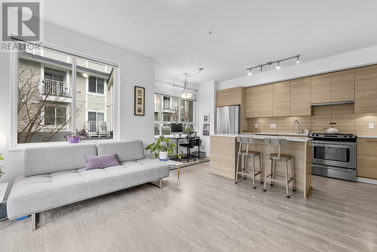 Listing Picture 6 of 26 : 10 6965 HASTINGS STREET, Burnaby / 本拿比 - 魯藝地產 Yvonne Lu Group - MLS Medallion Club Member