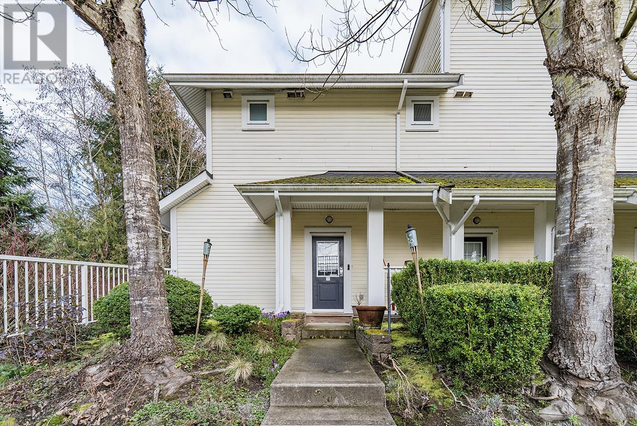 Listing Picture 3 of 26 : 10 6965 HASTINGS STREET, Burnaby / 本拿比 - 魯藝地產 Yvonne Lu Group - MLS Medallion Club Member