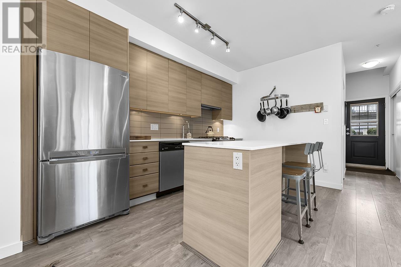 Listing Picture 7 of 26 : 10 6965 HASTINGS STREET, Burnaby / 本拿比 - 魯藝地產 Yvonne Lu Group - MLS Medallion Club Member